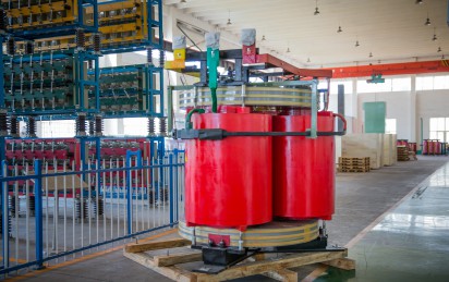 為西安ABB生產(chǎn)的10kV三角形干式鐵心并聯(lián)電抗器